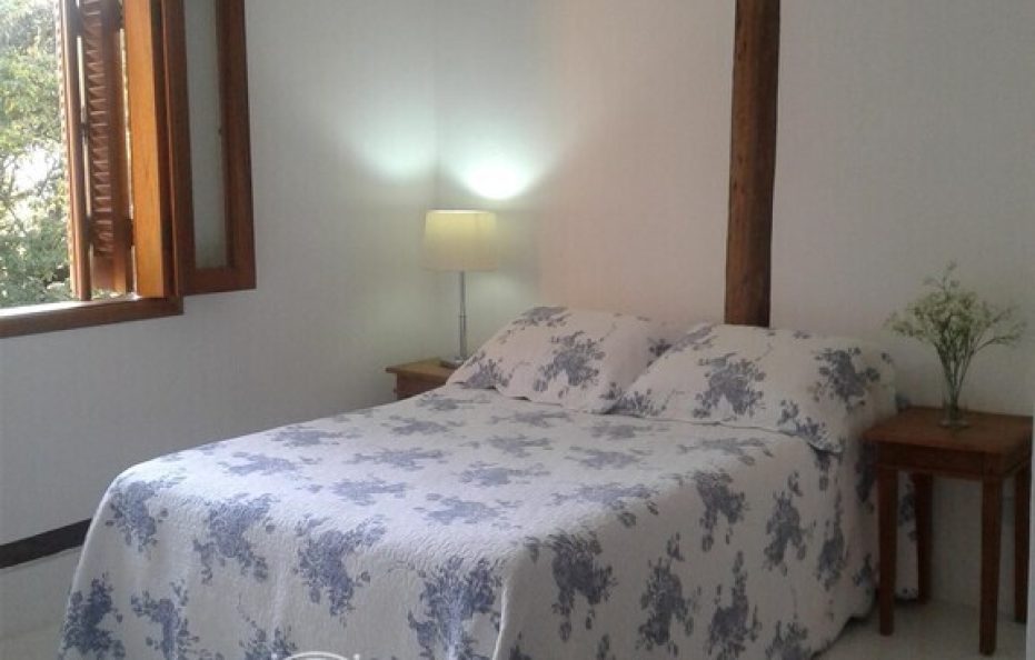 Linda casa no Piúva para até 08 pessoas a 600 metros da Praia Ilha das cabras.