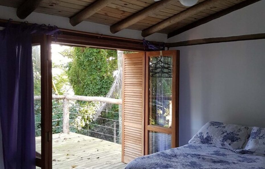 Linda casa no Piúva para até 08 pessoas a 600 metros da Praia Ilha das cabras.