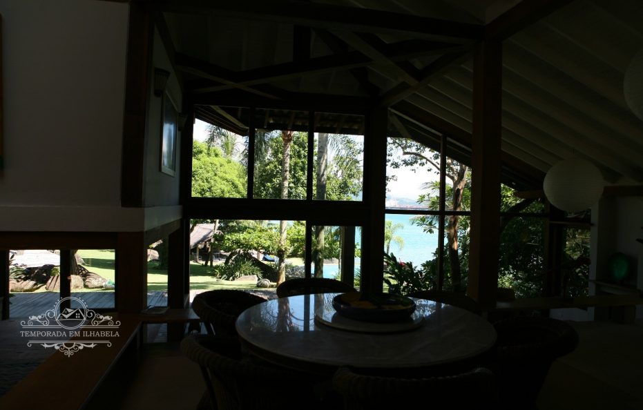 Casa MARAVILHOSA CINEMATOGRÁFICA DE ALTÍSSIMO PADRÃO, frente para o mar, com 8 suítes