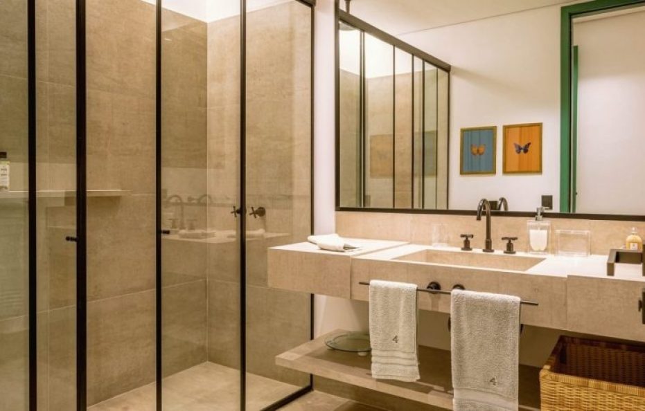 Casa luxuosa com 6 ampas e lindas suites, todas com vista para o mar